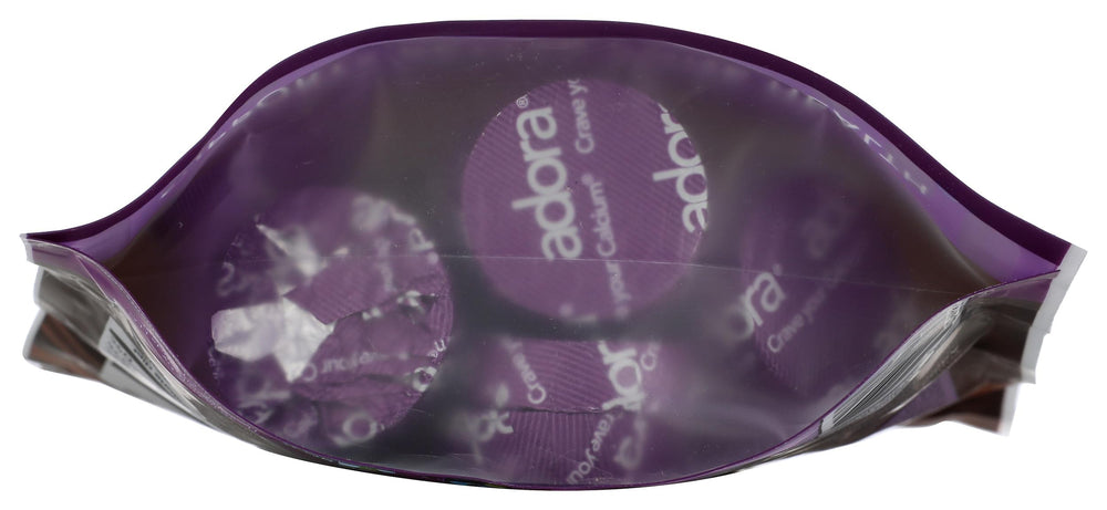 Adora Calcium Disk en empaque fácil de usar para llevar.