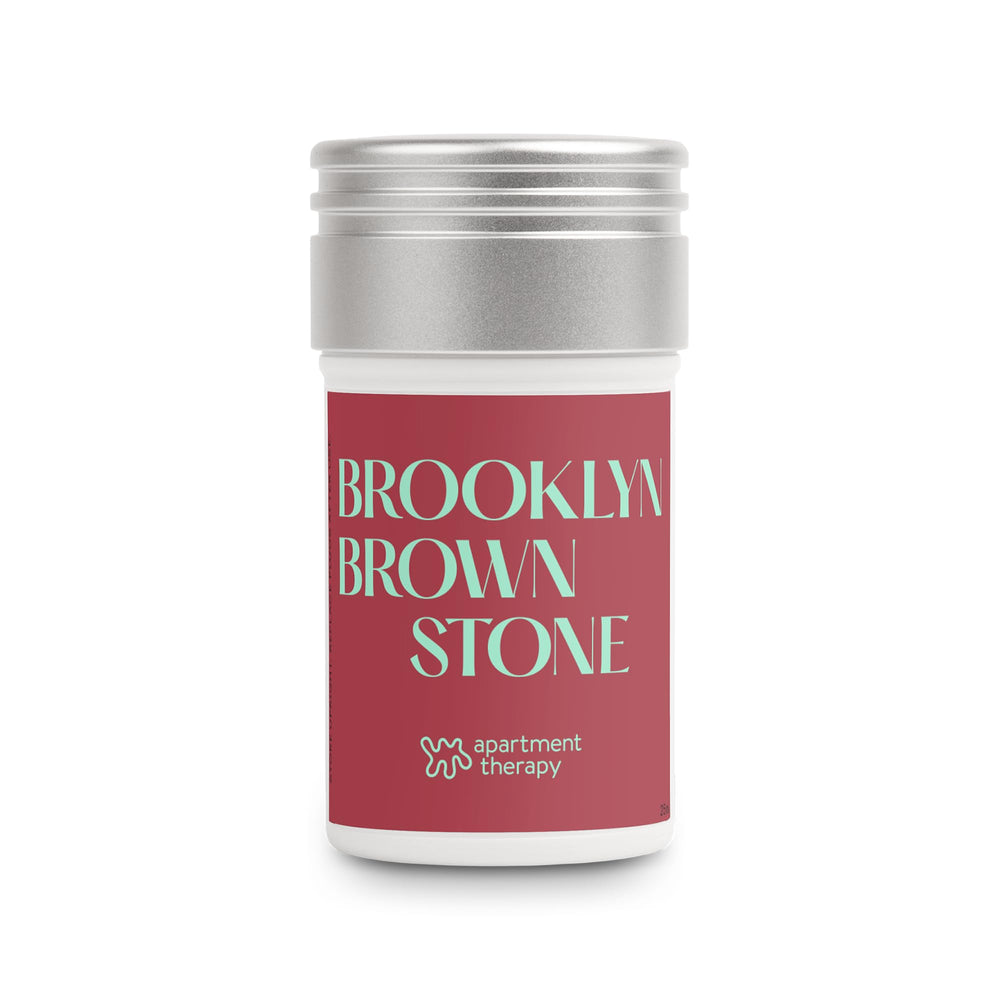 AERA Brooklyn Brownstone refill bottle pour with lasting cedarwood and guaiacwood aroma