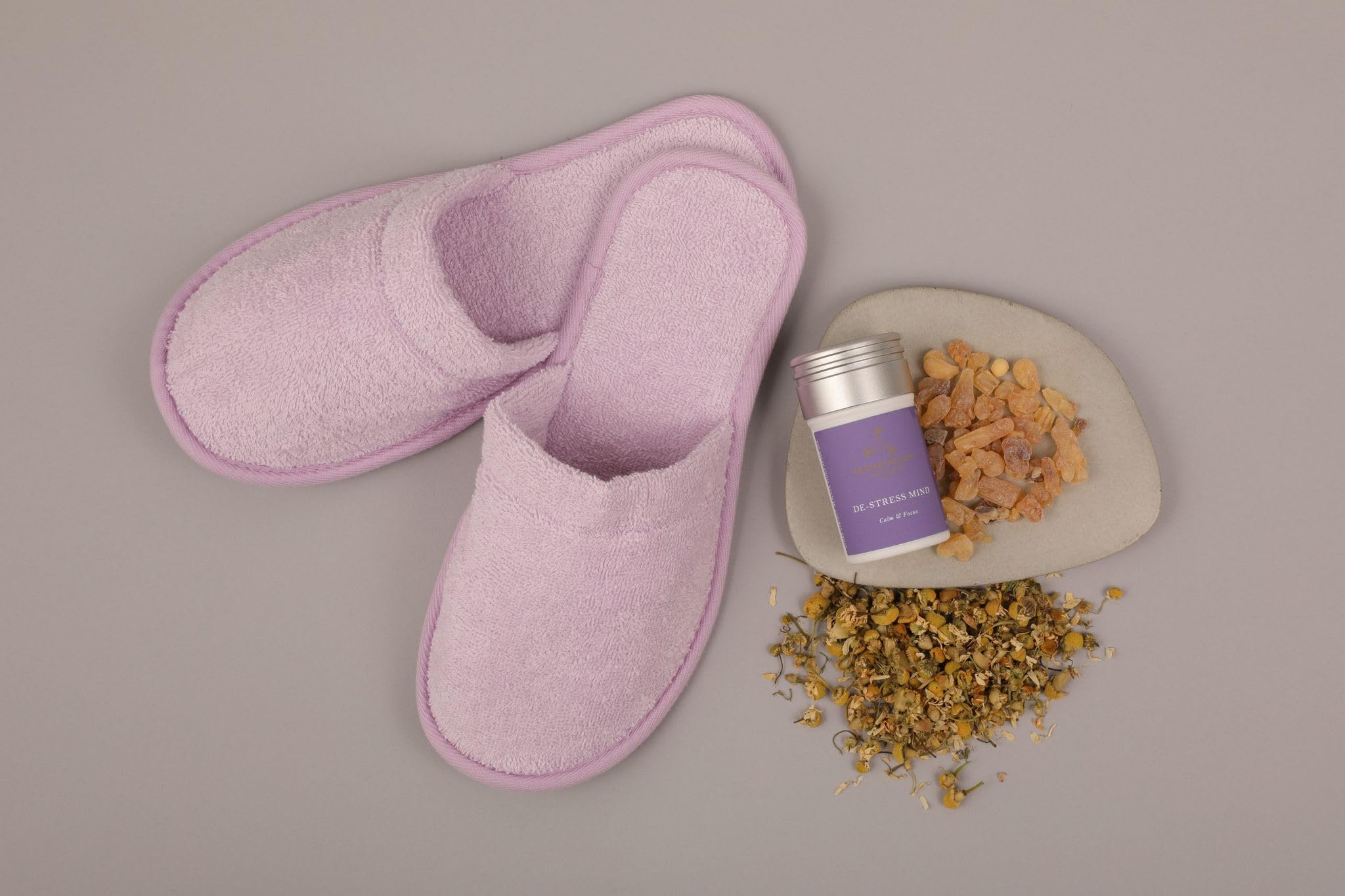 Aera programmable schedule feature enables automatic fragrance delivery.