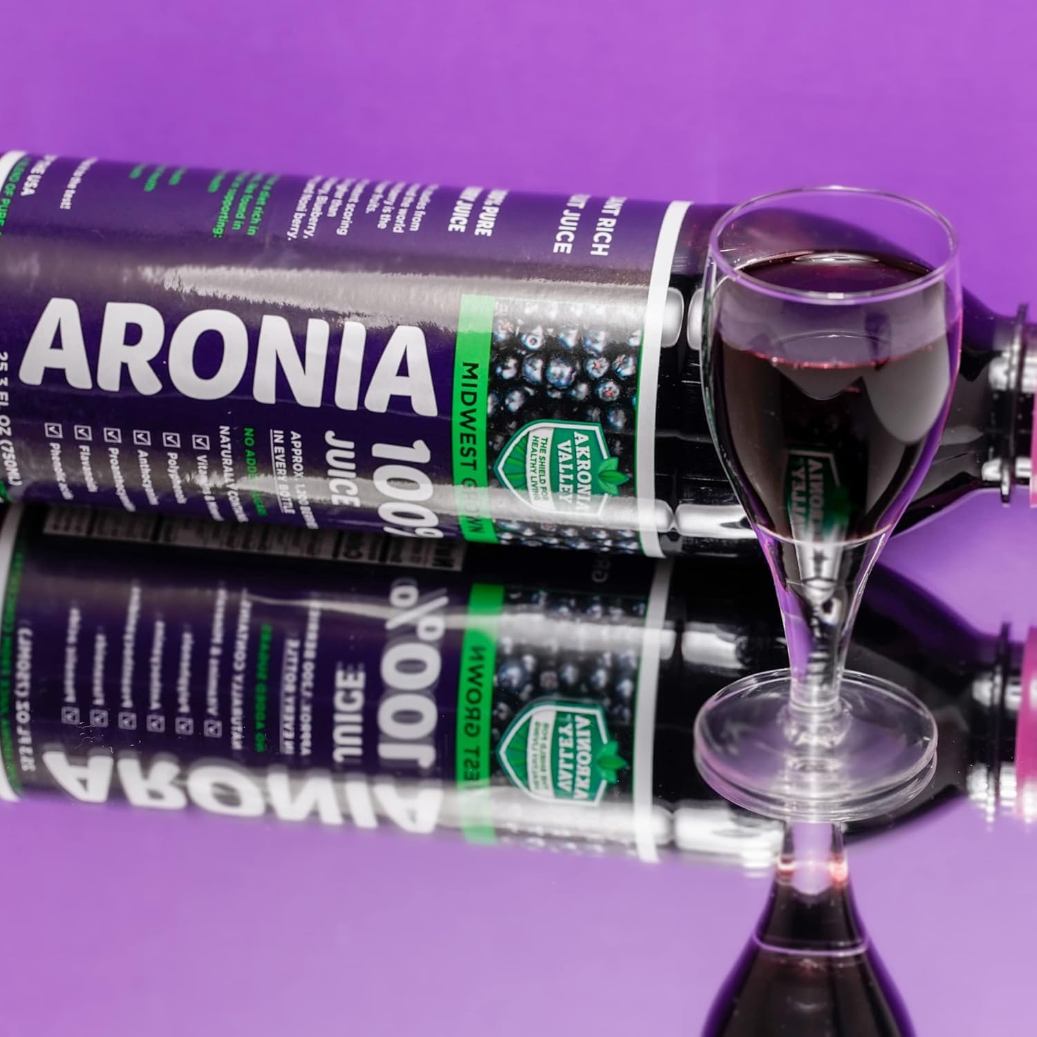 Breakfast setup with Akronia Valley Aronia Juice as a wellness ritual.