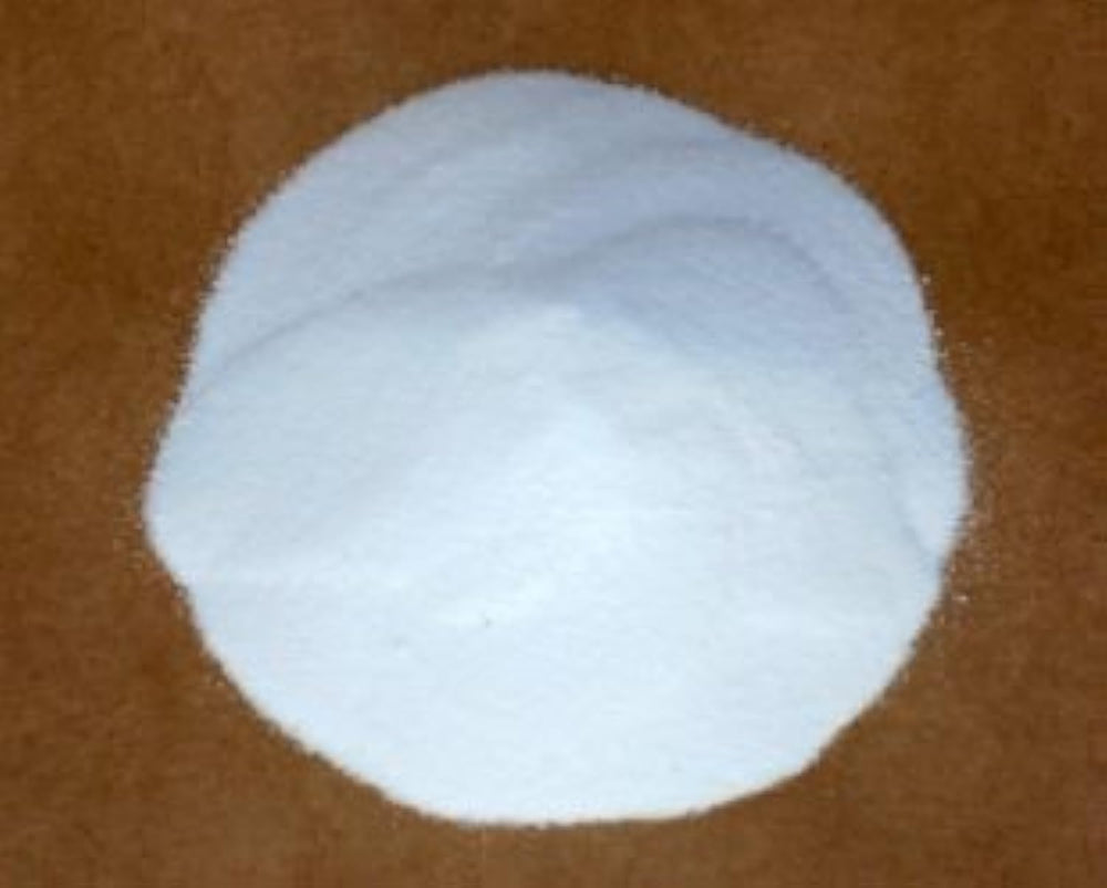 Close-up of zinc sulfate monohydrate powder, highlighting purity for animal feed and leather preservation.