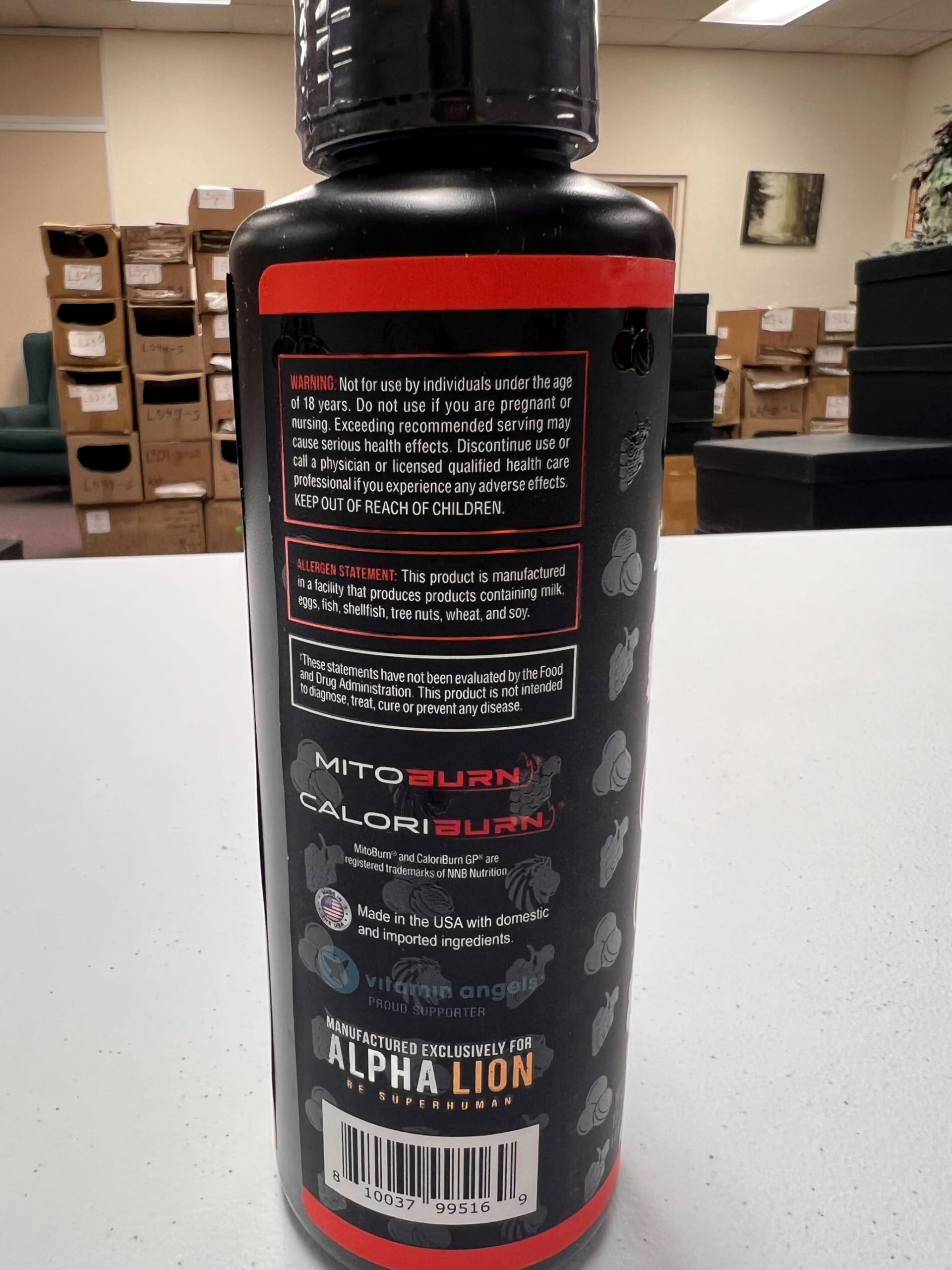 CGMP-certified facility badge and quality manufacturing emphasis.