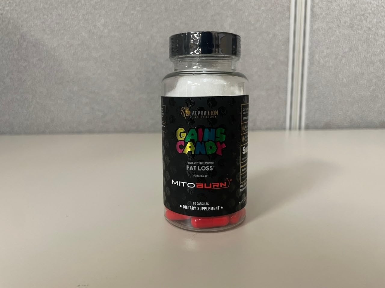 ALPHA LION Gains Candy MitoBurn blister pack sample display demonstrates quick daily usage.