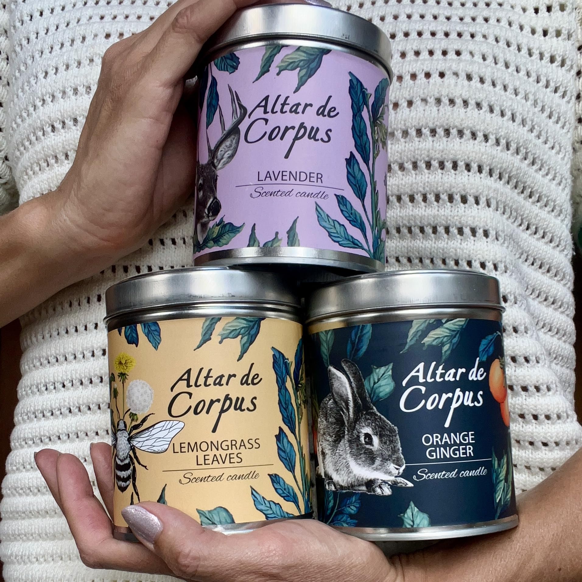 Altar de Corpus orange-ginger aroma boosts mood in any room.