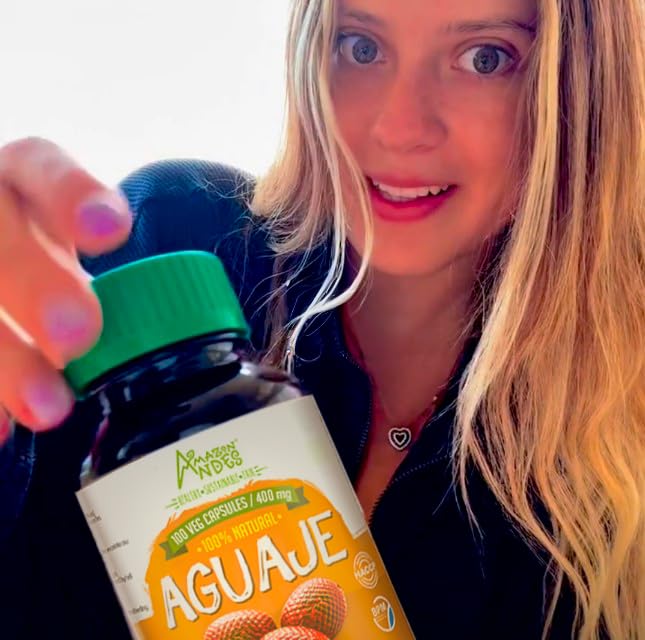 Close-up of Amazon Andes Aguaje capsules showing vegan shell quality.