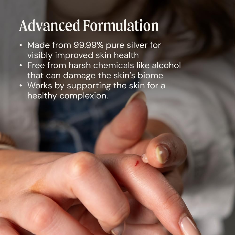 Ameo Life Silver Gel on hand demonstrates quick absorption.