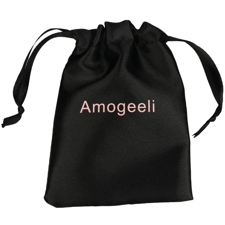 Amogeeli vase filler star ornament adds calm and color.
