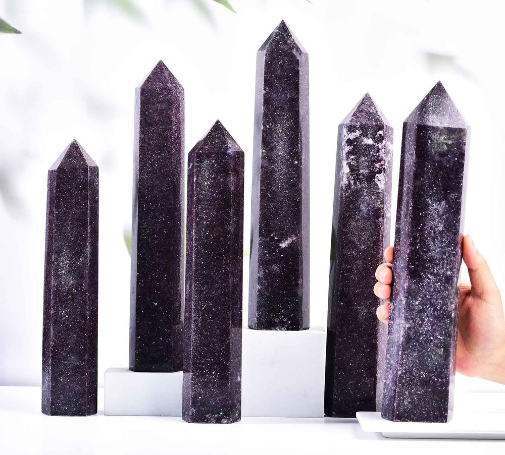 AMOYSTONE 6-faceted wand aids emotional reflection and mood support rituals.