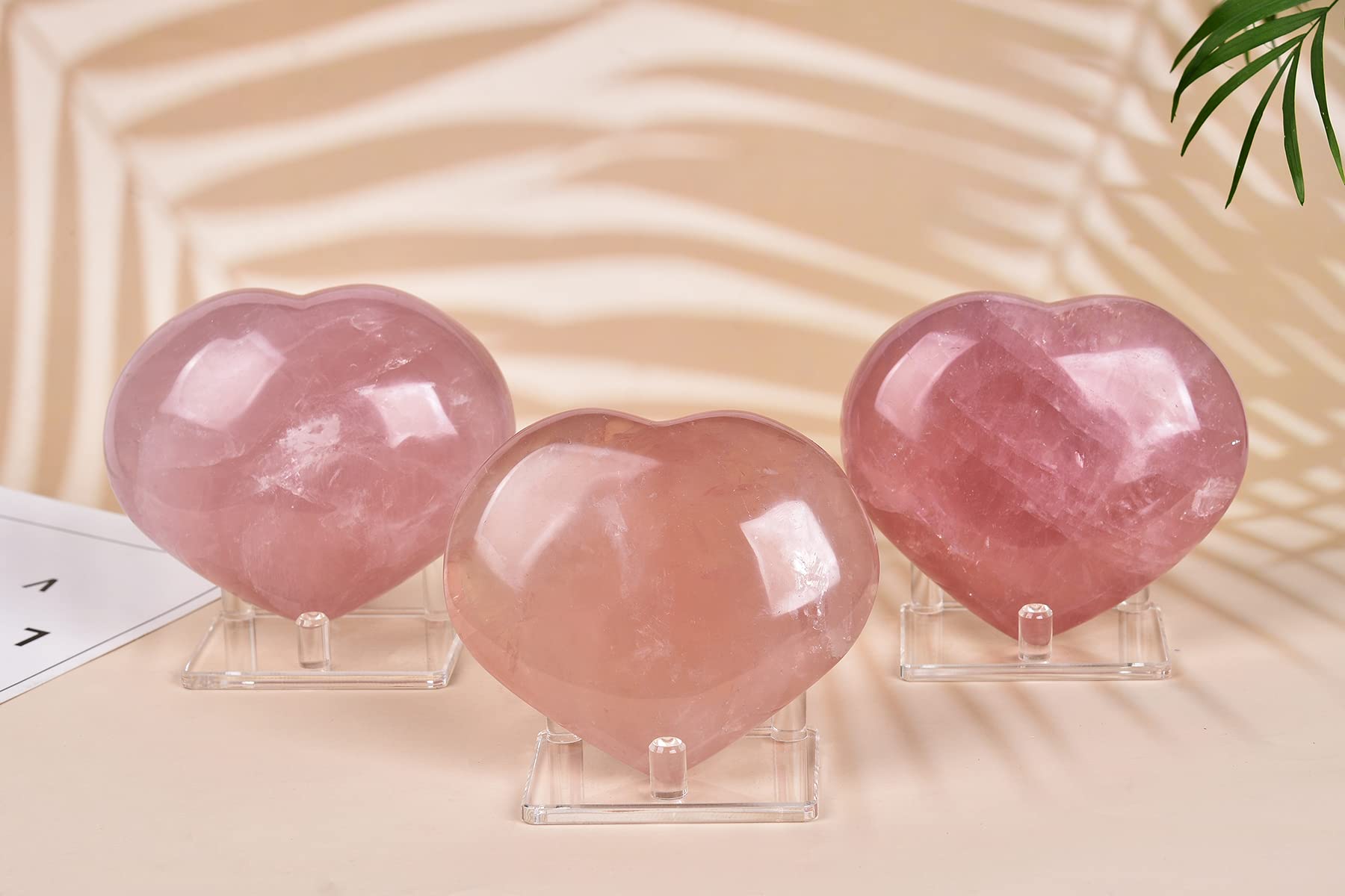 AMOYSTONE Heart crystal display for decorative ambiance