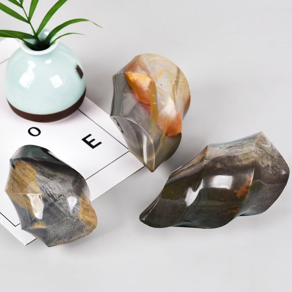 AMOYSTONE Polychrome Jasper Flame Tower packaging shot highlights a ready-to-gift nature.