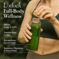 Smoothie glass featuring the spirulina-moringa blend
