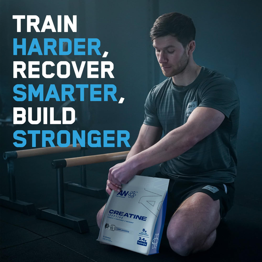 Gym scene featuring AN Creatine Monohydrate Peptide during a workout