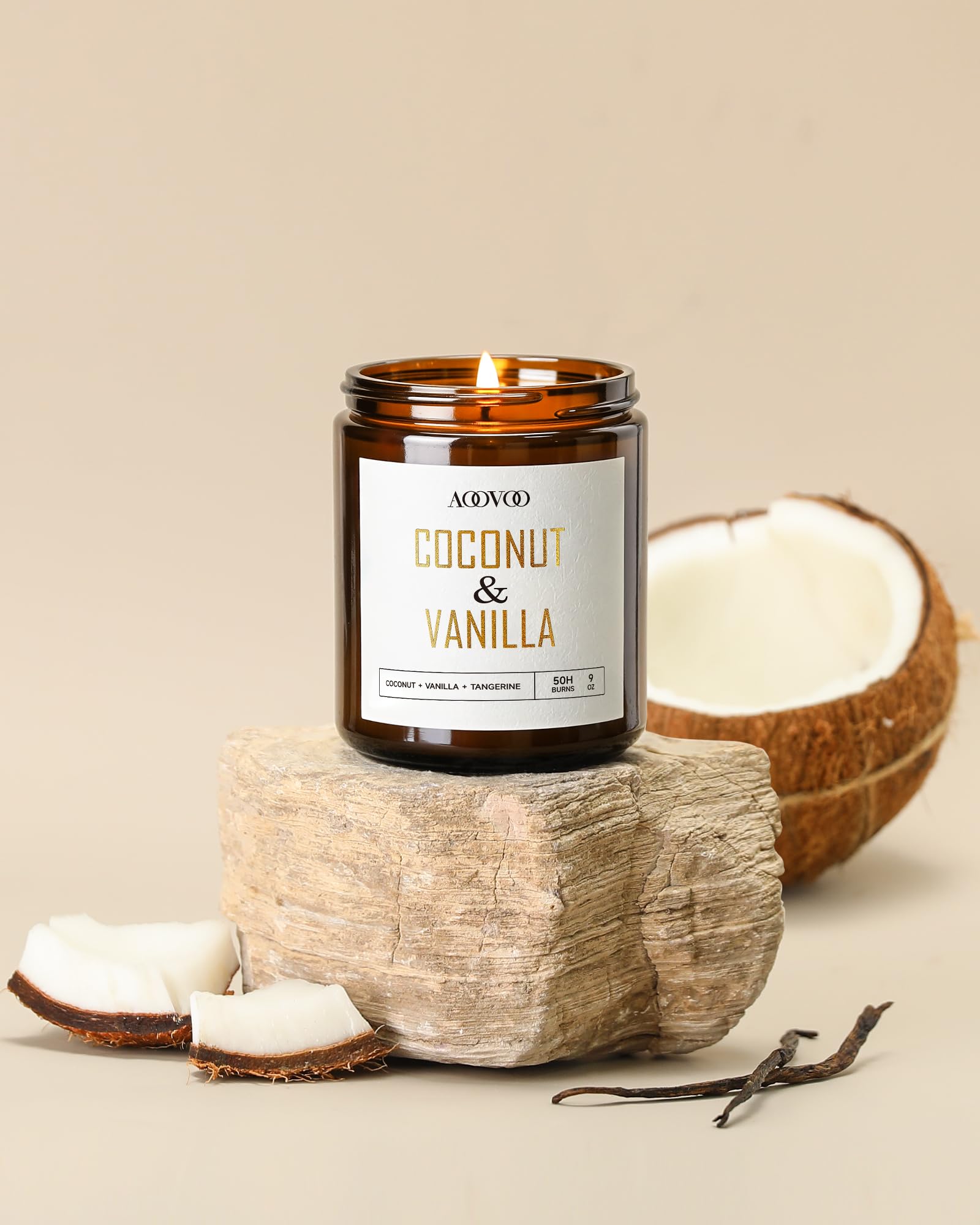 AOOVOO 9oz soy candle label shows brand and fragrance notes.