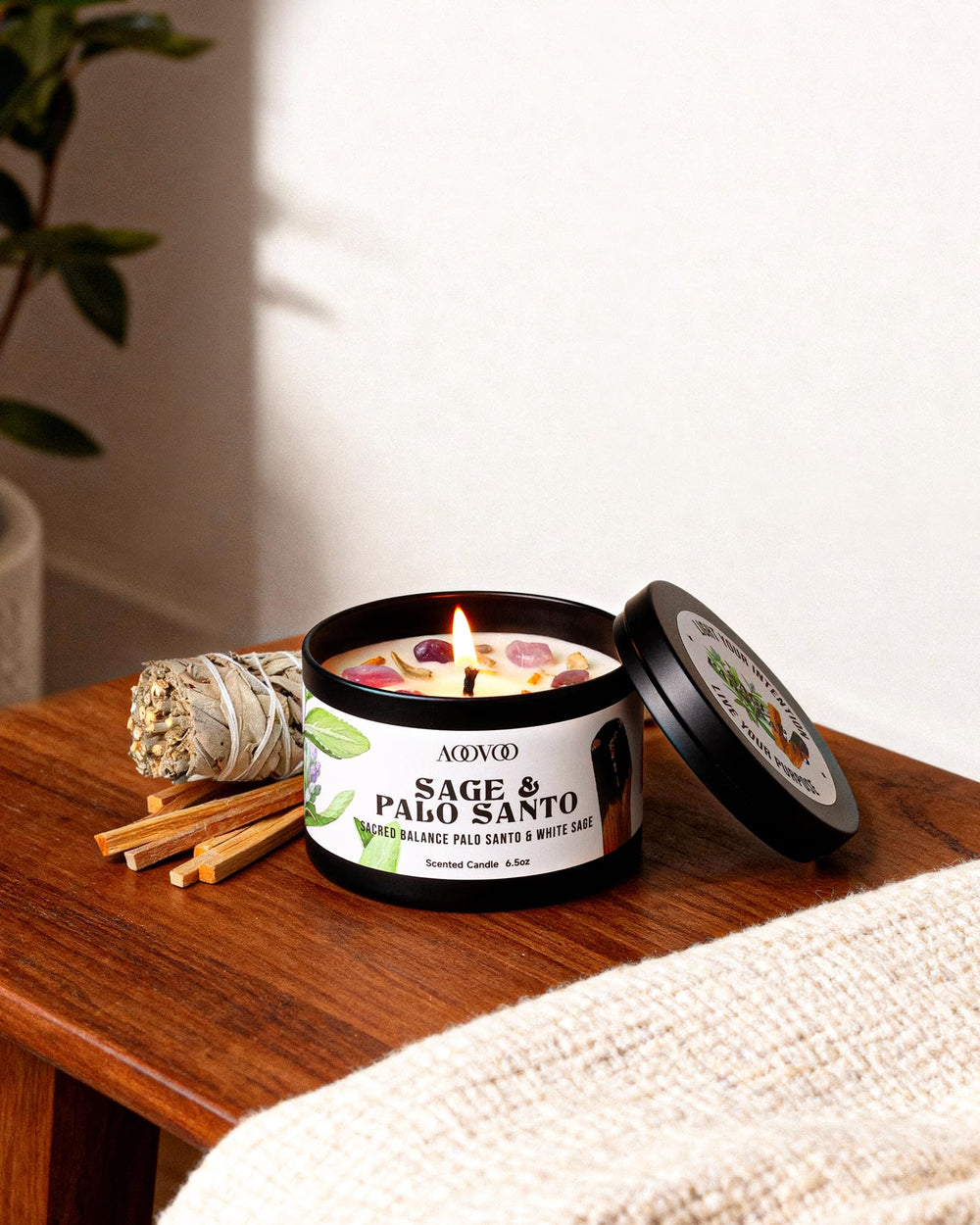 AOOVOO White crystal surface on candle for balance and tranquil evenings.