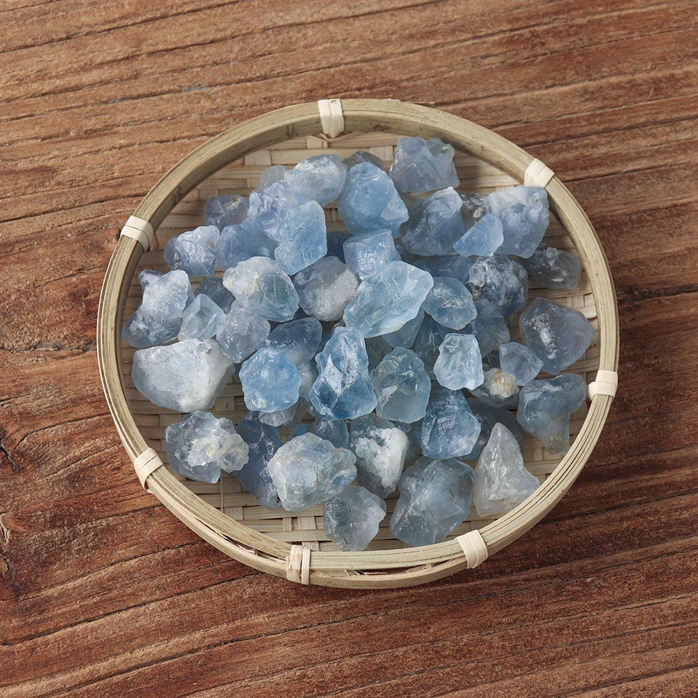 Apengshi Celestite fish tank decor adds serene focal point