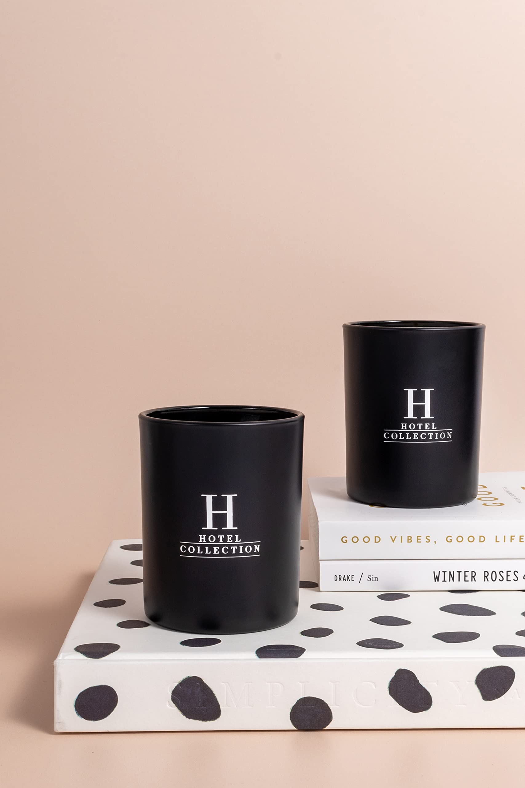 Aroma360 Candle Duo soothing glow illustrates a cozy evening atmosphere.