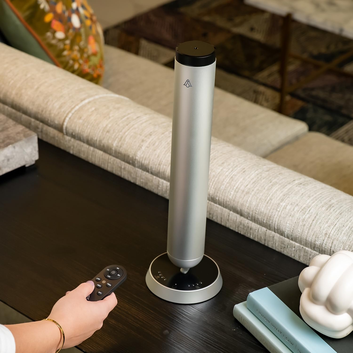 AROMAPLAN diffuser side view highlights sleek aluminum build