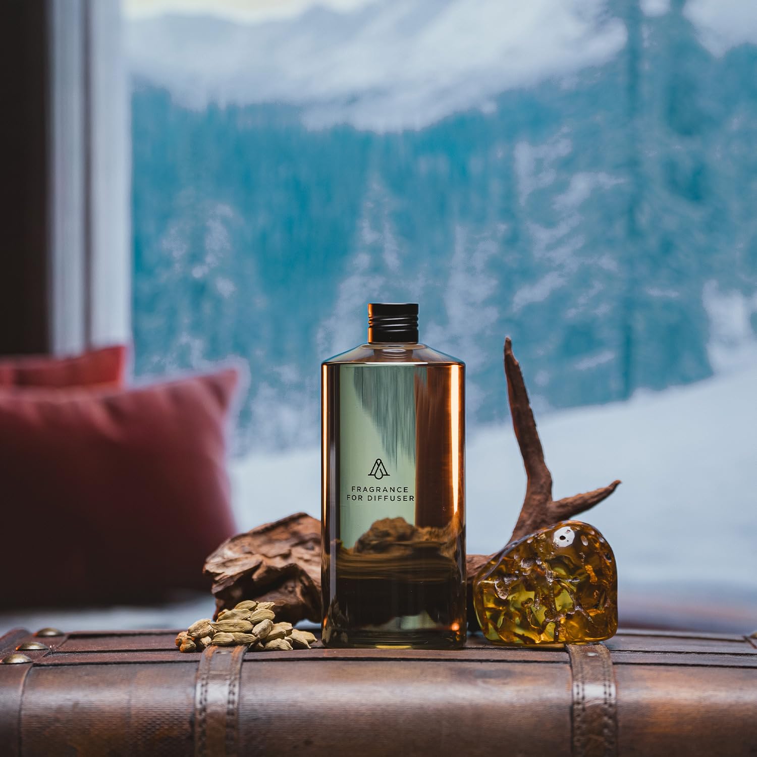 AROMAPLAN Spiced Amber long-lasting scent in a premium diffuser