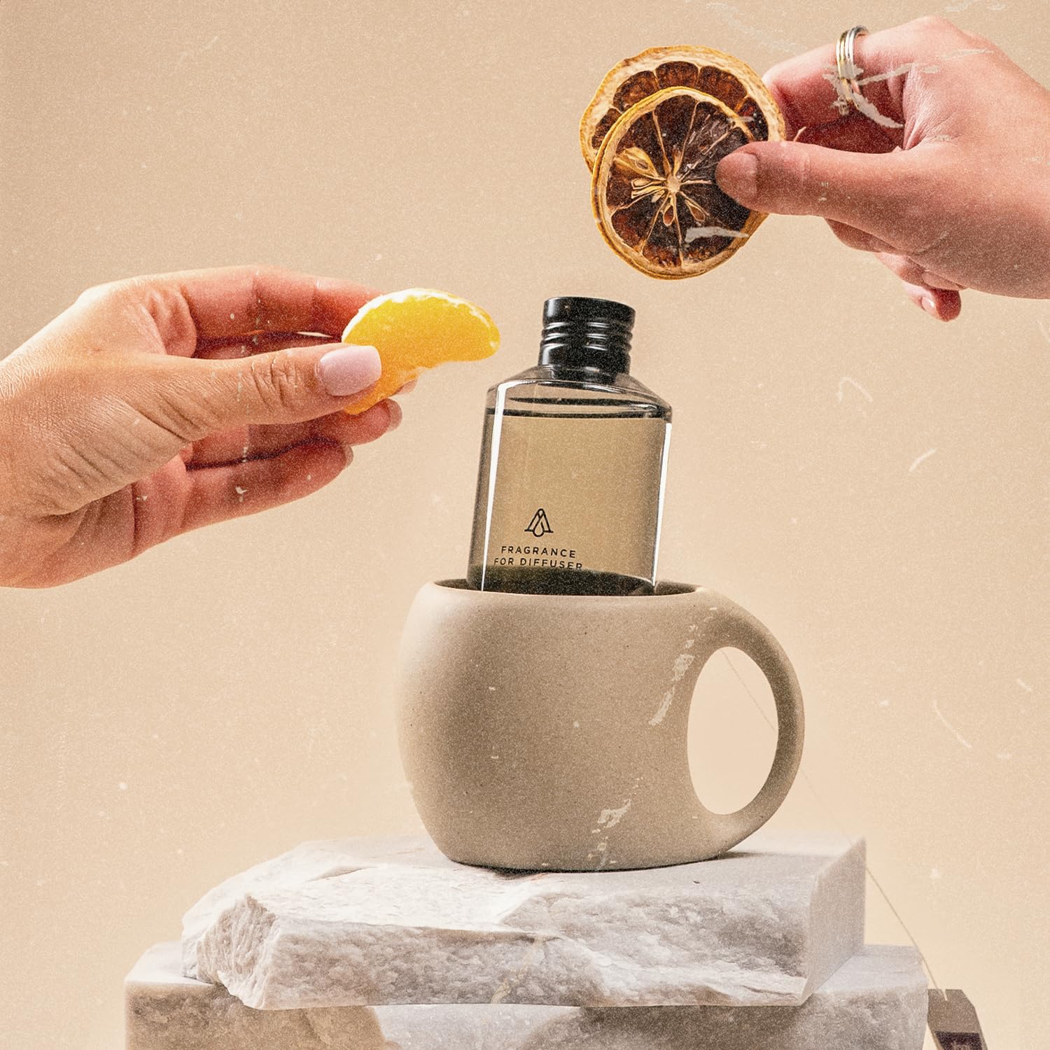 AROMAPLAN Tea Time enhances room ambience with green floral notes