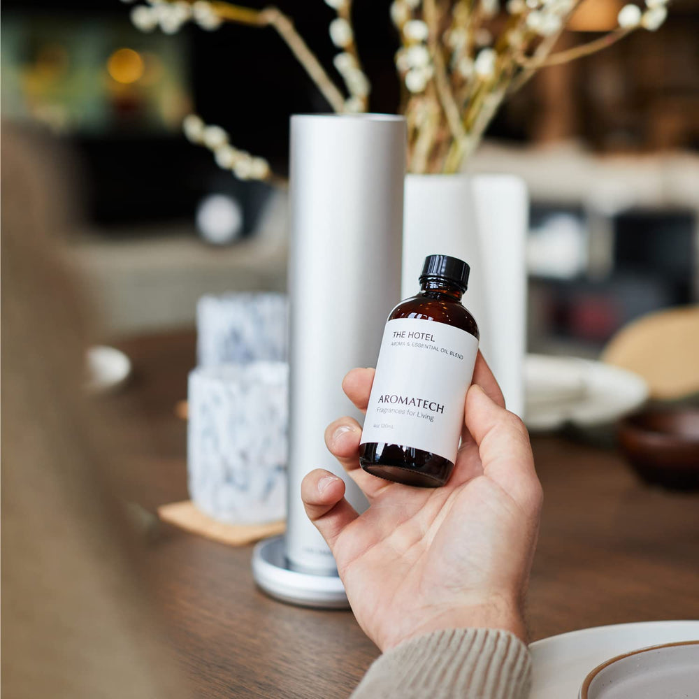 Aromatech the hotel diffuser room scene emphasizes luxury ambiance and easy diffusion.
