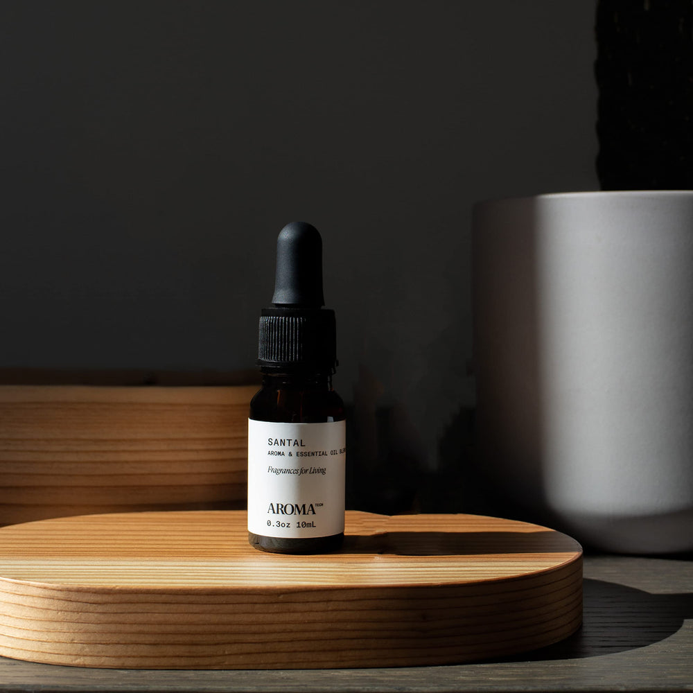 AromaTech diffuser setup shows bottle-to-diffuser use for quick room refresh.