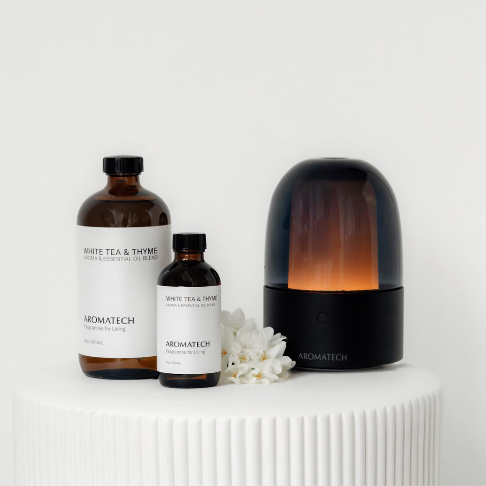 Aromatech White Tea & Thyme in a cozy living room with fragrant ambiance