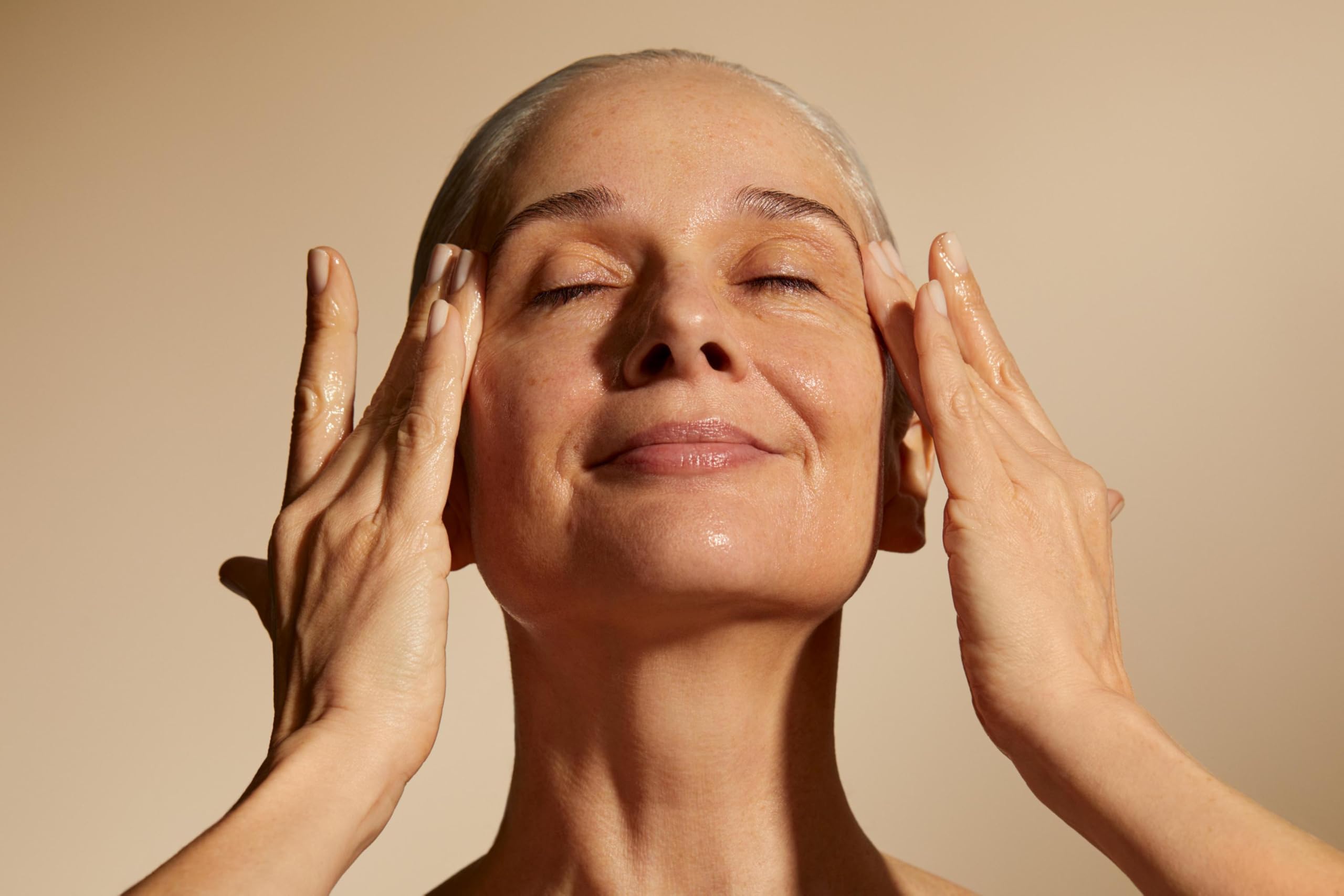Aromatherapy Associates De-Stress Mind Rollerball ingredients spotlight natural blend.