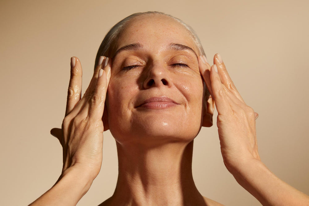 Aromatherapy Associates De-Stress Mind Rollerball ingredients spotlight natural blend.
