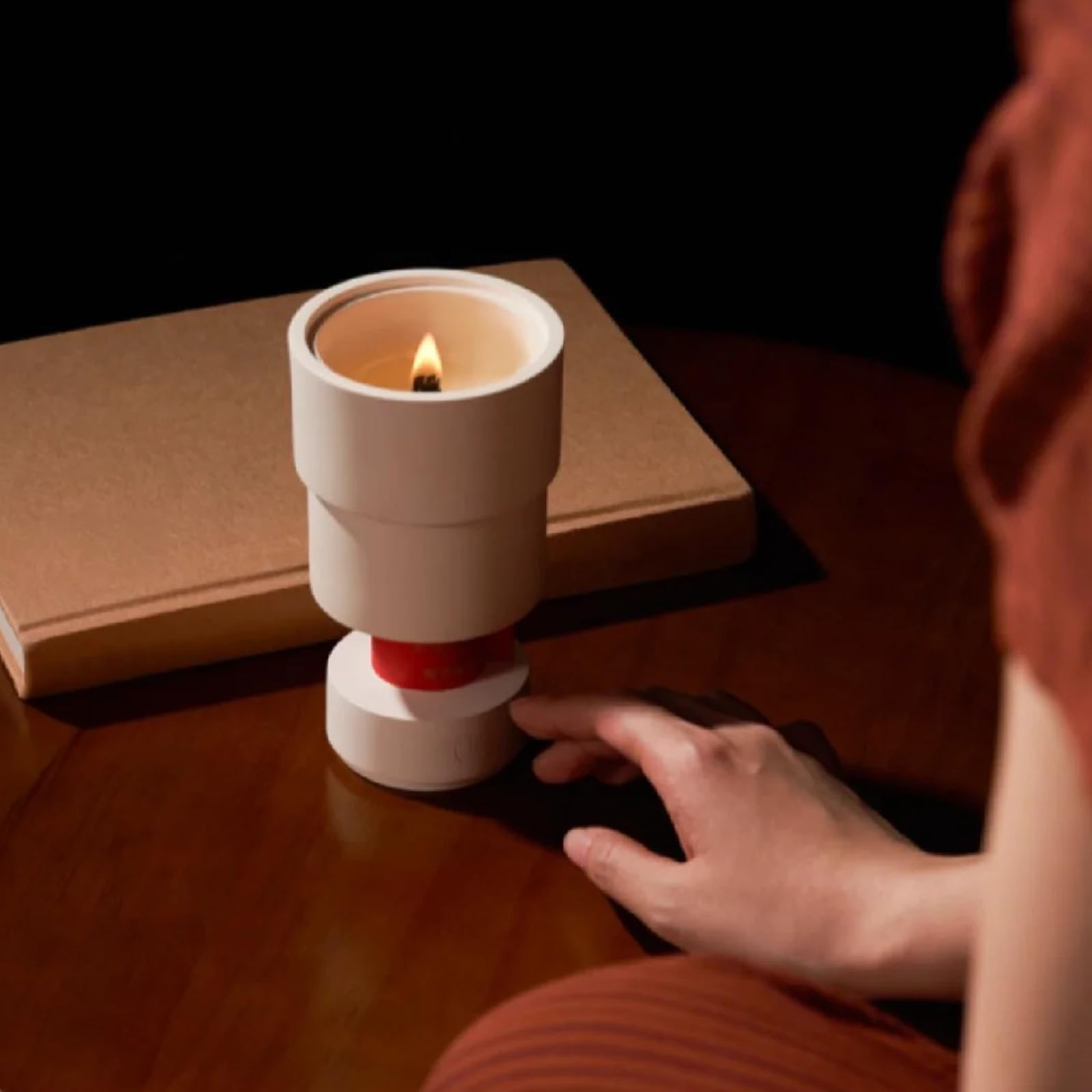 Arovan gift-ready candle makes a thoughtful, premium present.