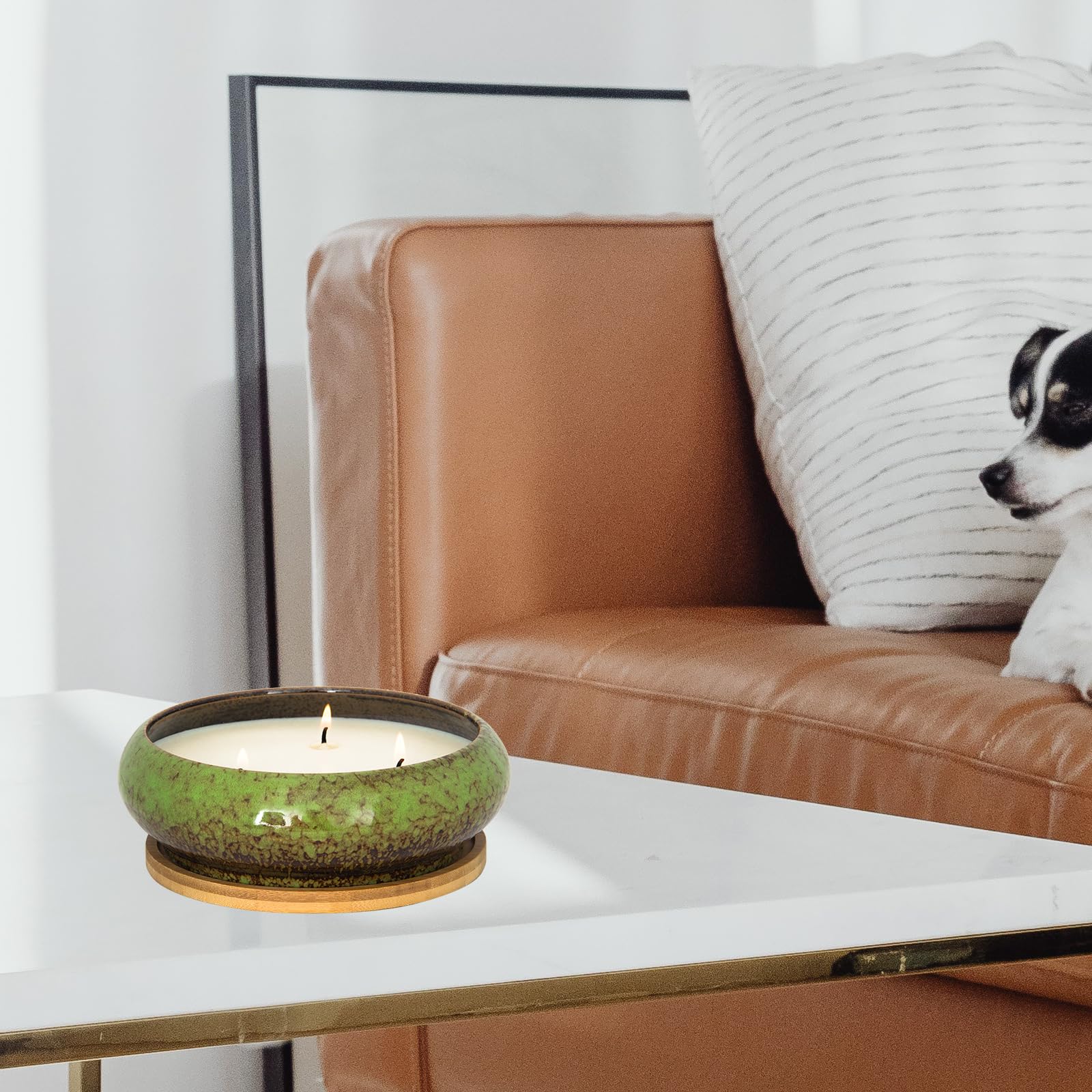 ARTKETTY relaxing aroma candle enhances calm in the bedroom.