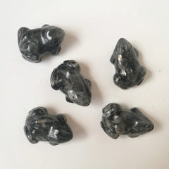Bacatgem crystal energy frog decoration brings positive energy to any room