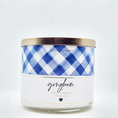 Bath and Body Works White Barn 3-Wick Candle Gingham pour for inviting ambiance.