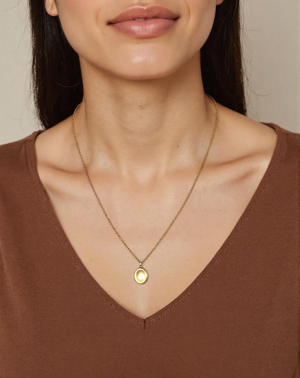 BBPM close-up of smooth pendant surface for relaxation.