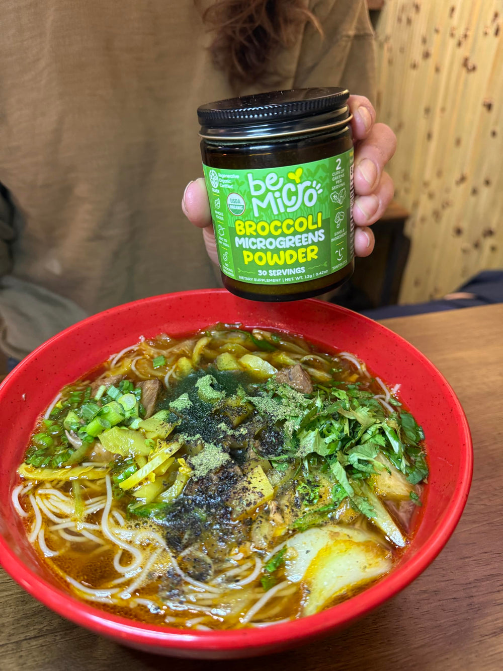BeMicro broccoli microgreen powder label shows nutrition-rich profile for daily use.
