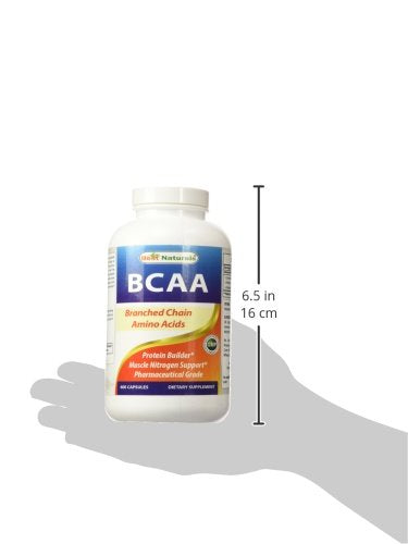 Best Naturals pre-workout routine scene demonstrates convenient capsule intake.