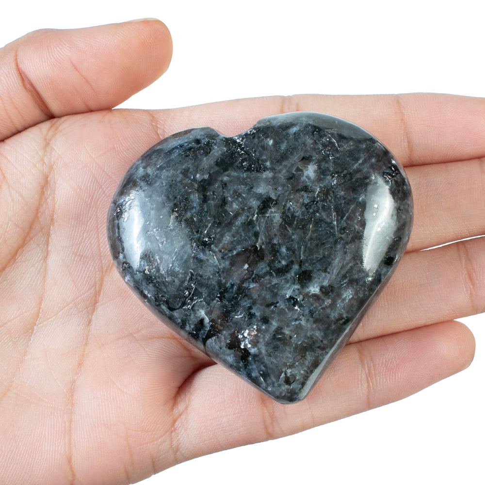 BEZAVO worry stone heart pocket ideal for stress relief on the go.