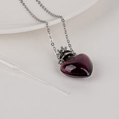 Biiange diffuser necklace with perfume drops demonstrates simple use