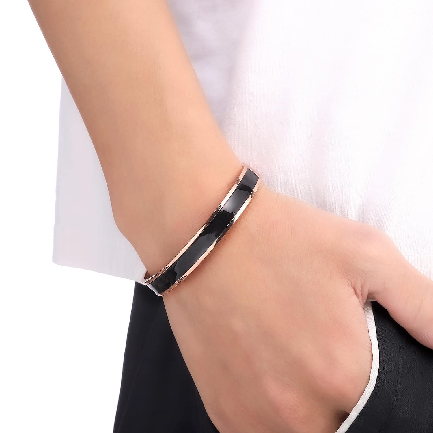 BioMag copper bracelet complements casual and formal outfits