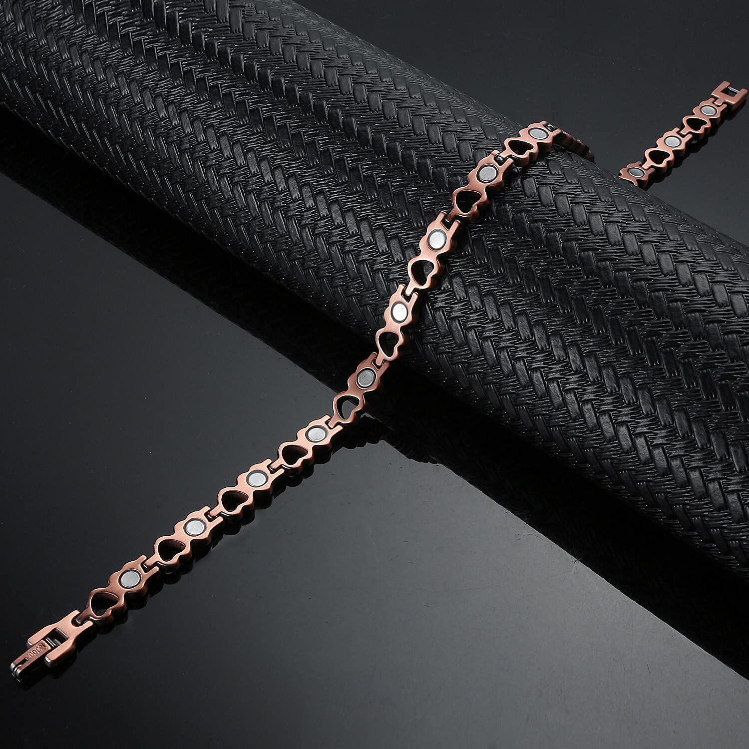 BioMag hypoallergenic copper anklet suitable for sensitive skin.