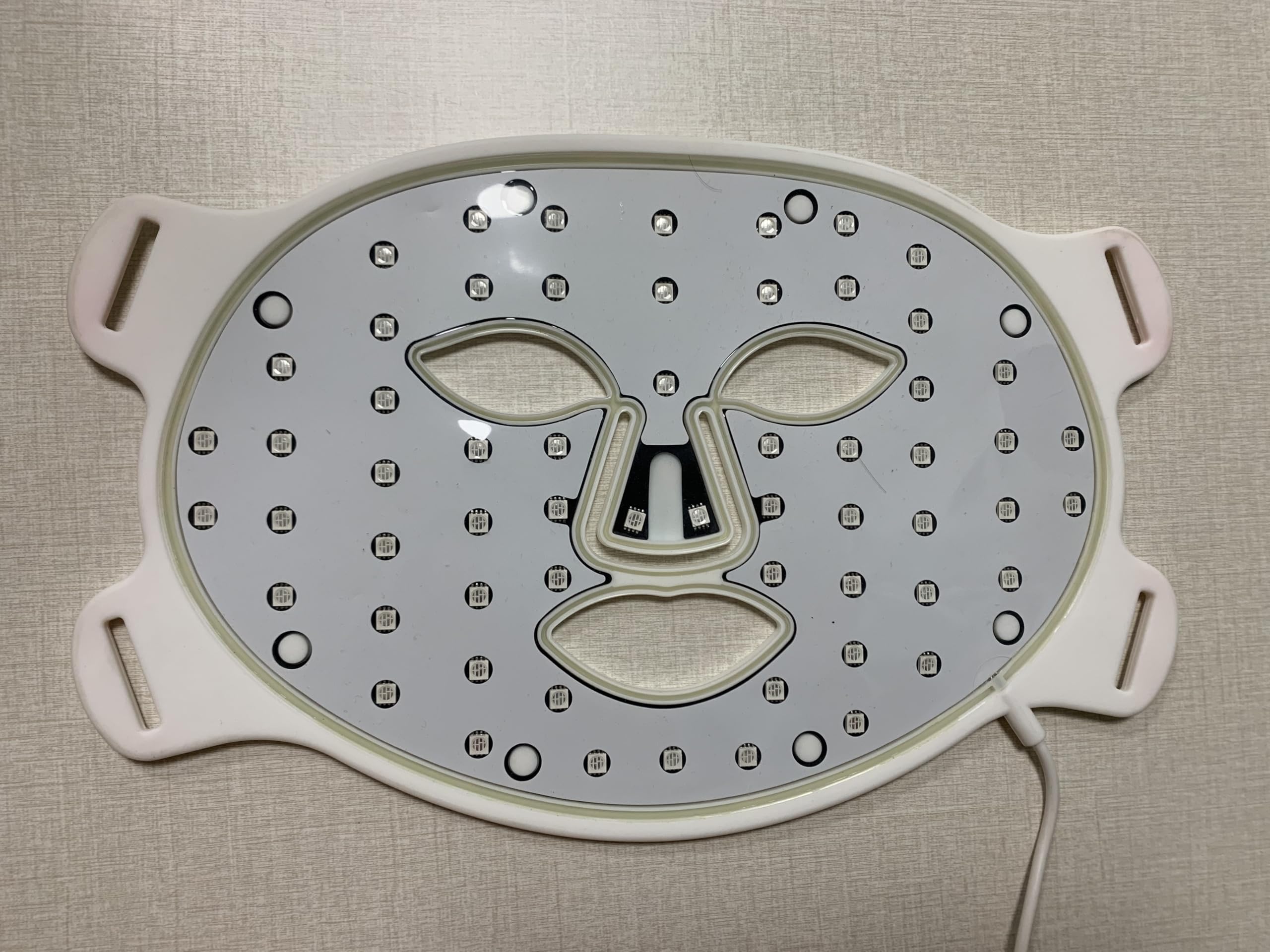 biuufish red light therapy mask close-up in skin-friendly silicone