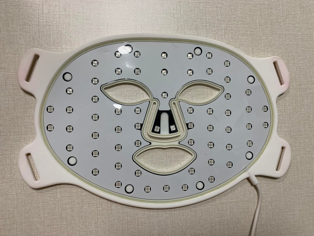 biuufish red light therapy mask close-up in skin-friendly silicone