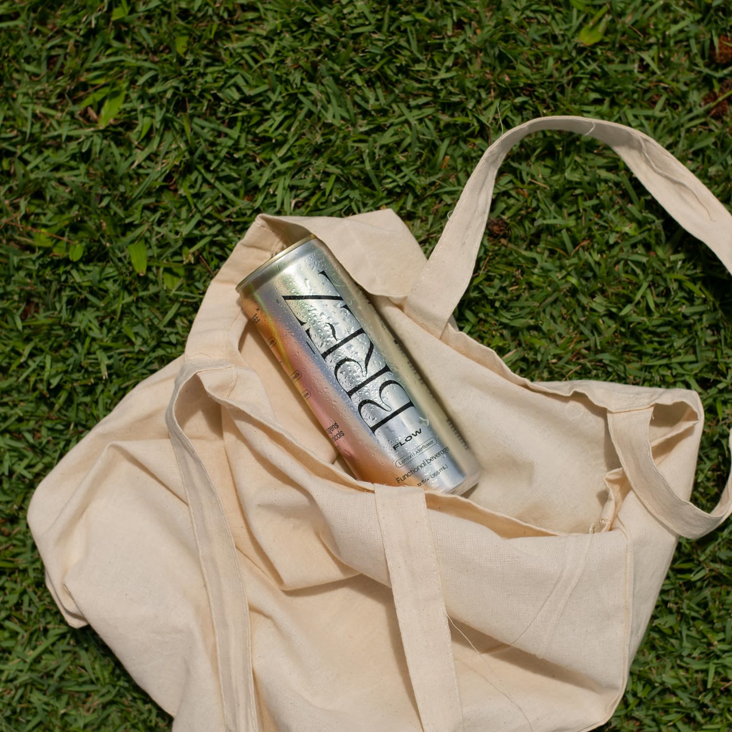 BRĒZ FLOW social moment with cans for casual gatherings