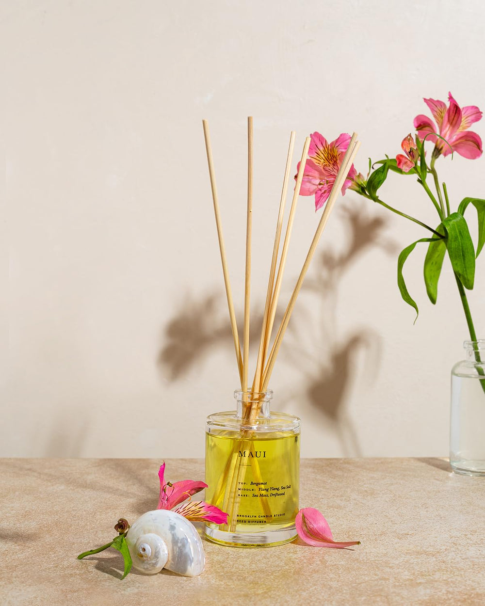 8 natural reeds and diffuser bottle with wooden stopper in Santorini design