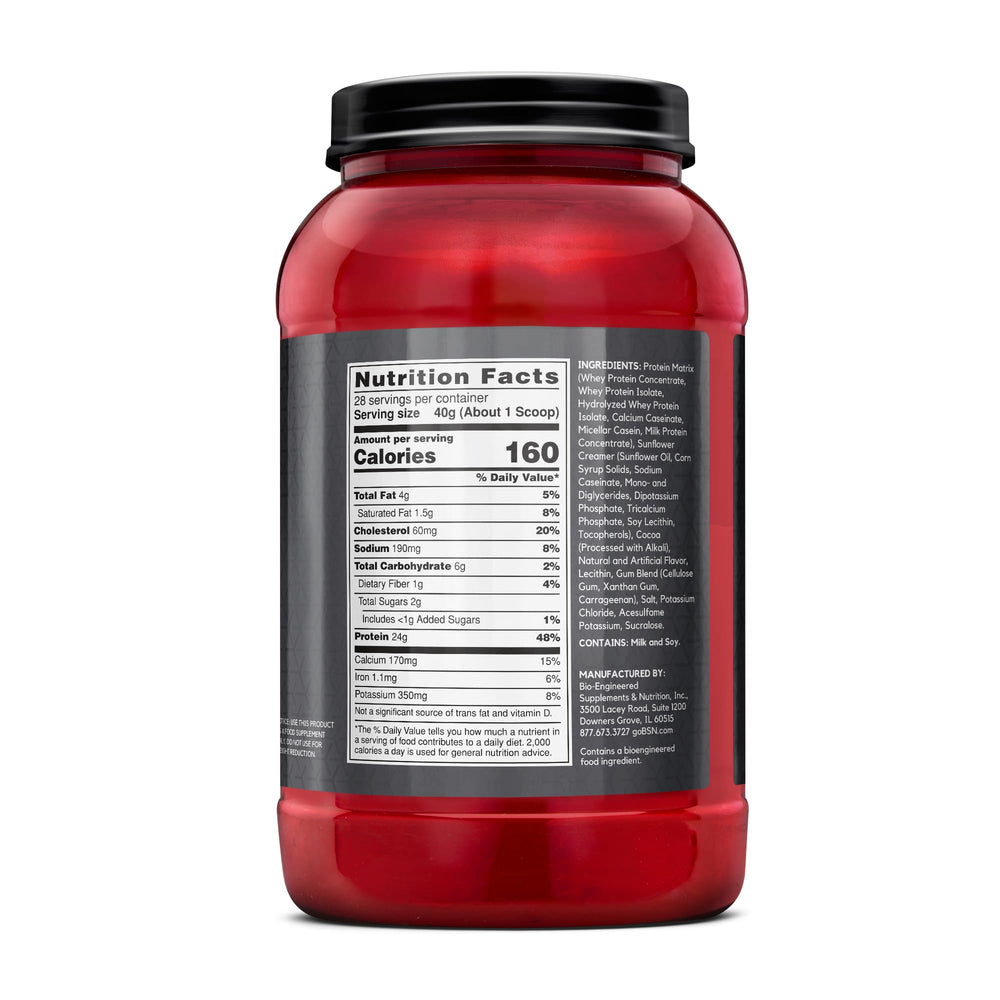 BSN SYNTHA-6 Edge chocolate glass pour showcases milkshake-like taste with low sugar.