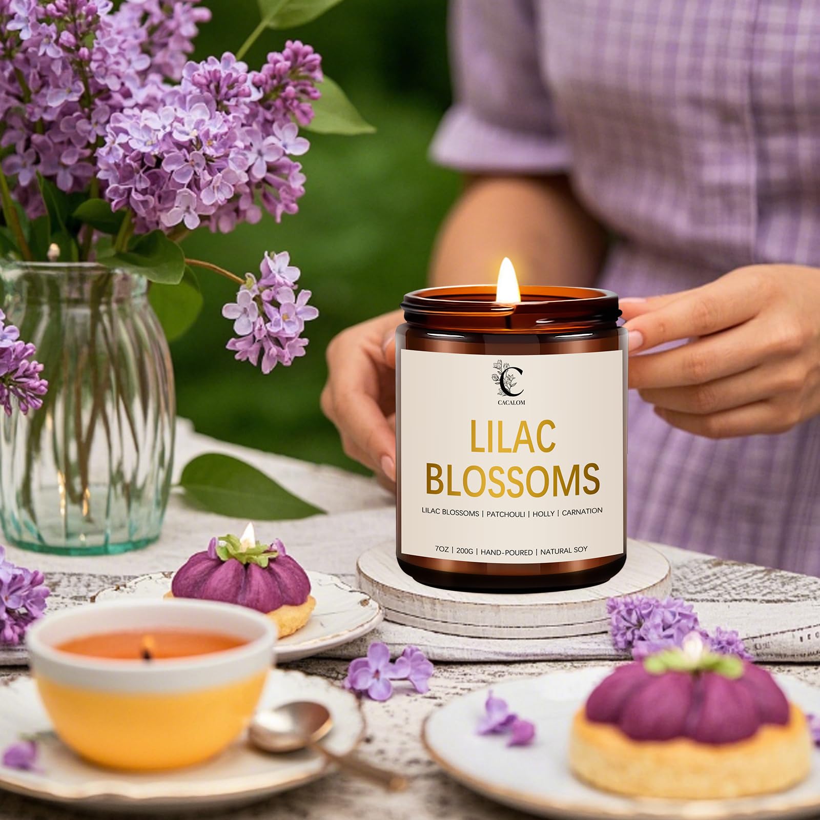 CACALOM gift-ready floral candle ideal for celebrations.