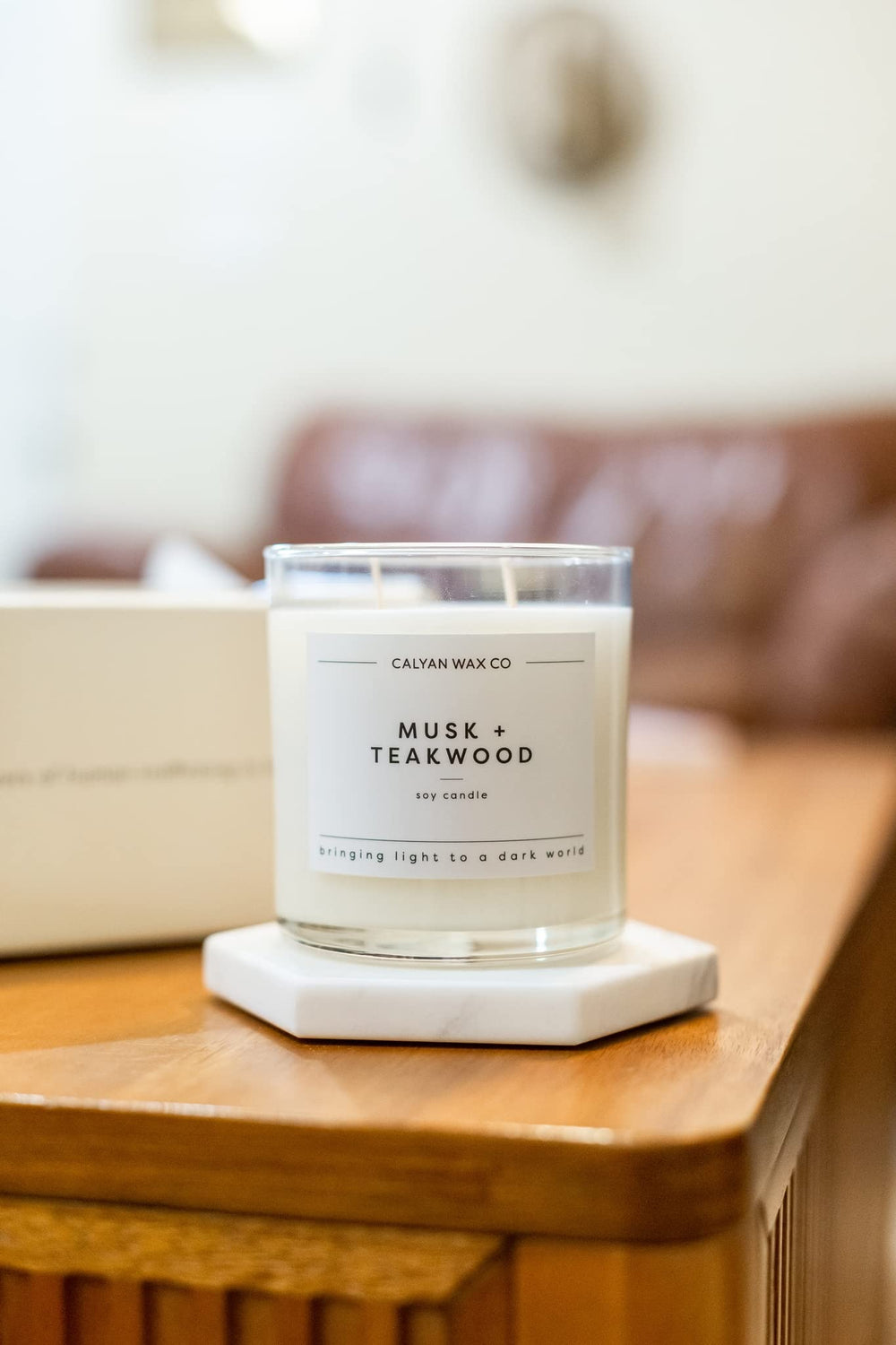 Calyan Wax Co. Musk & Teakwood pour close-up