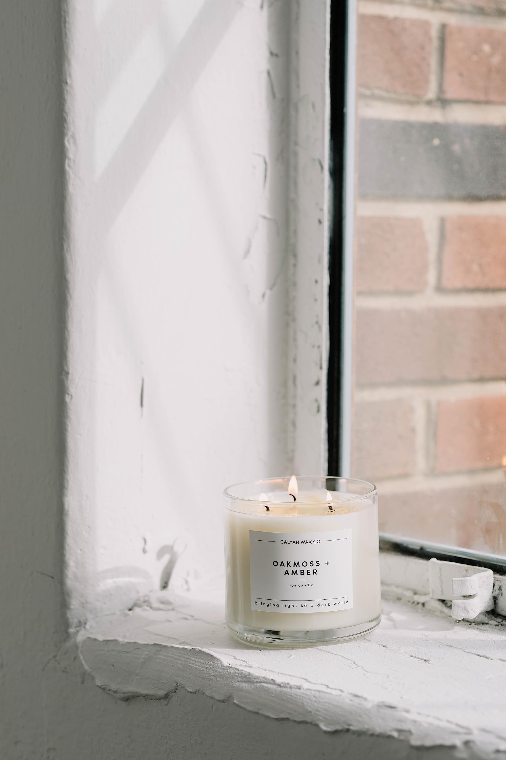 Calyan Wax Co 3 Wick burn even fragrance distribution