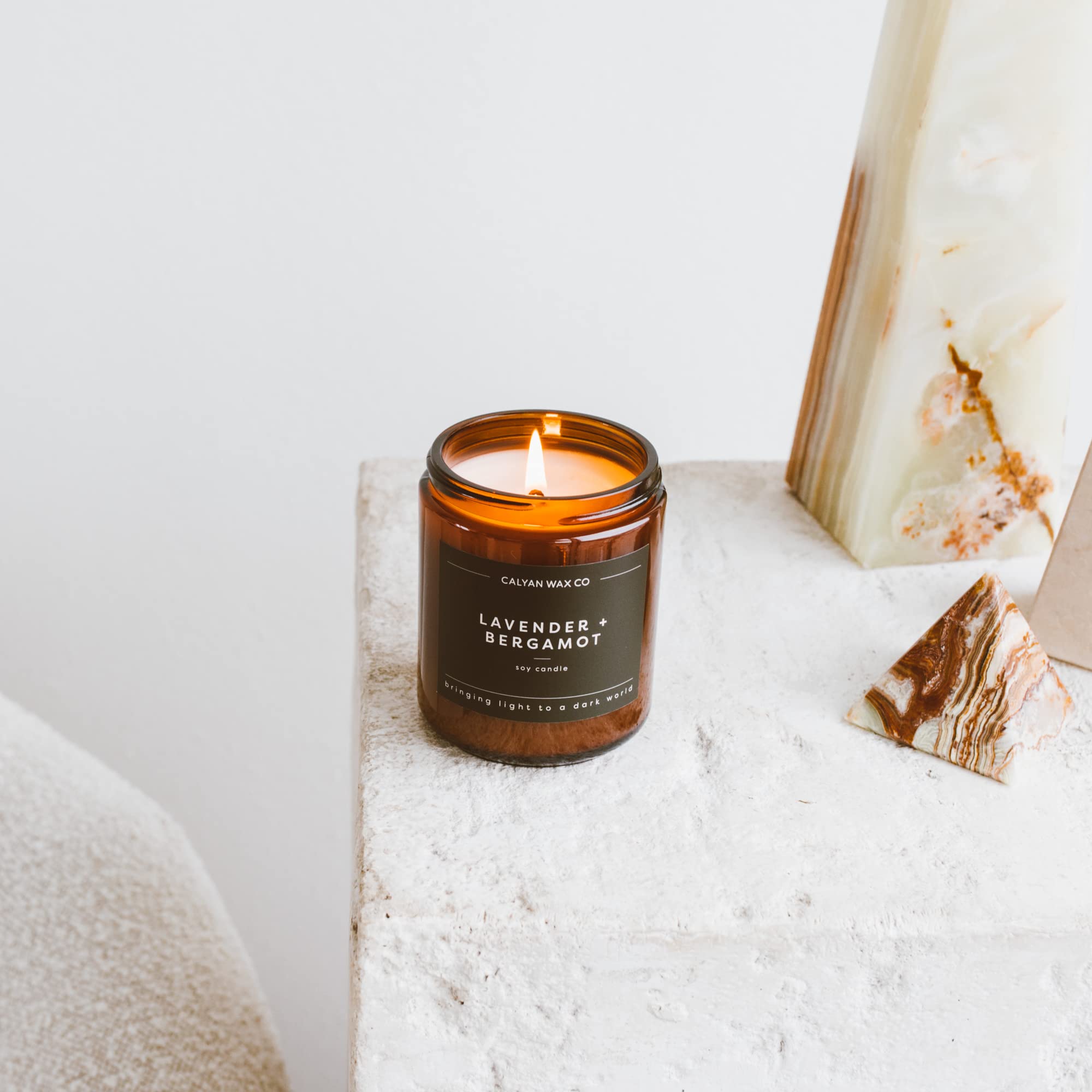 Long burn time of 57 hours for extended fragrance.