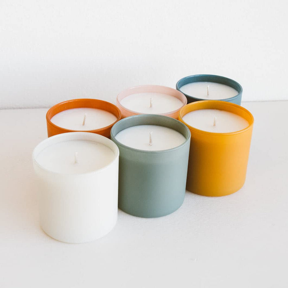 Calyan Wax Co. Dignity 35-hour burn time for long-lasting fragrance.