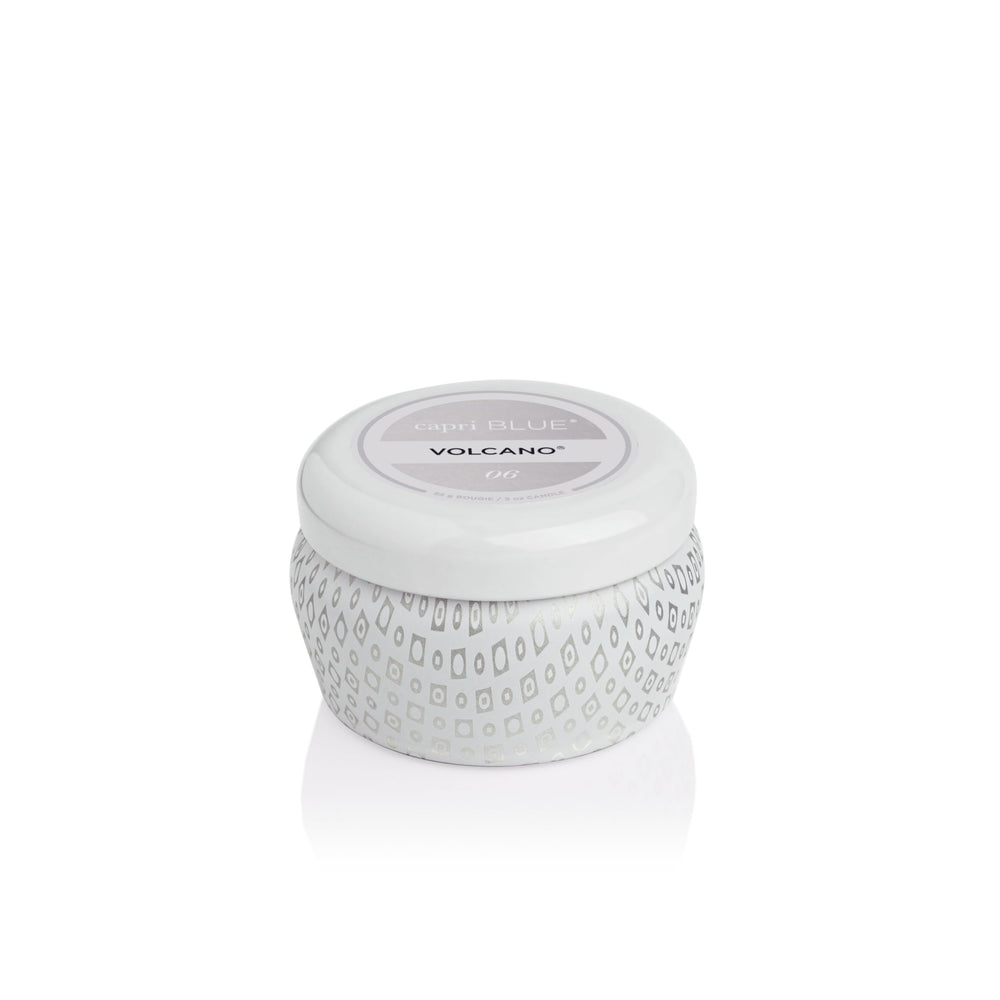 Capri Blue Volcano White Mini Tin Candle, vela frontal, aroma vibrante para espacios pequeños